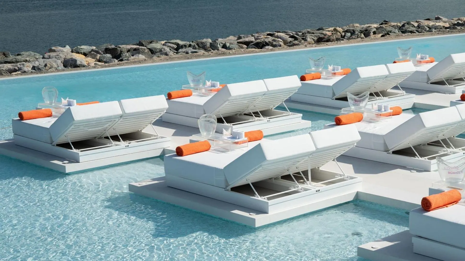 W Dubai - The Palm Hotel Resort