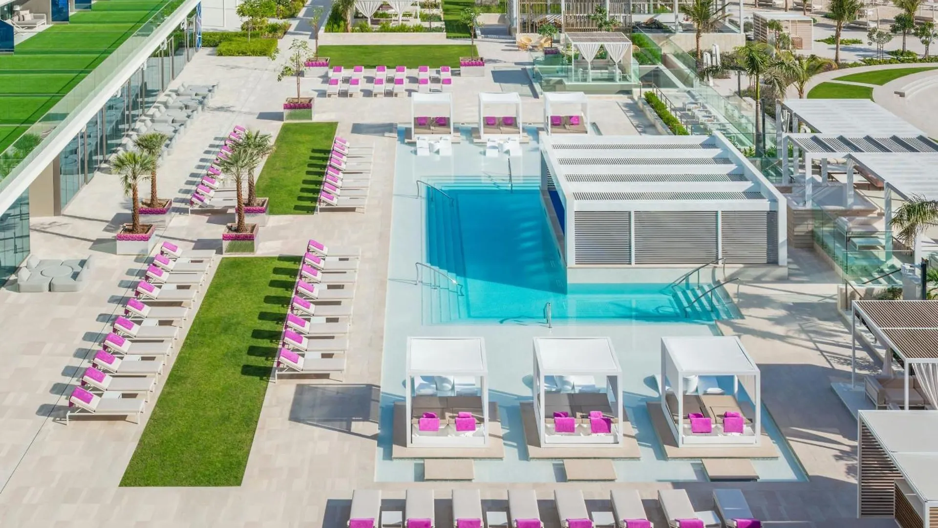 W Dubai - The Palm Hotel Resort